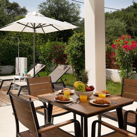 Perithia Suites Exterior foto
