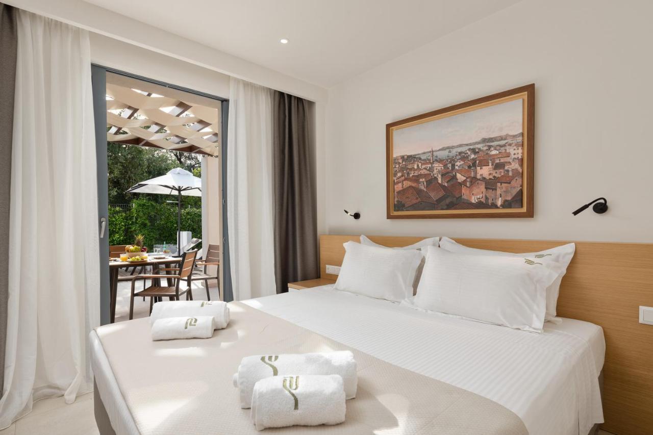 Perithia Suites Exterior foto