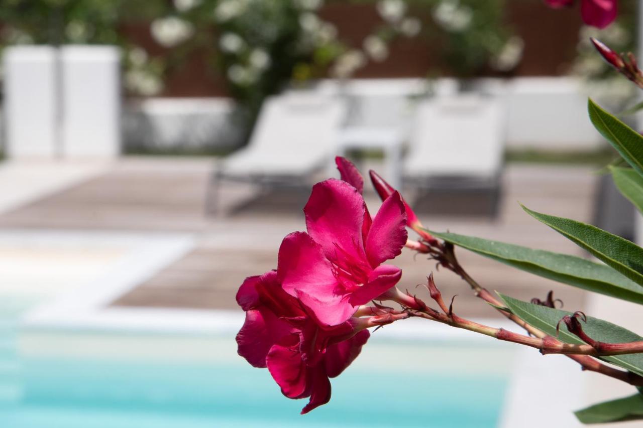 Perithia Suites Exterior foto